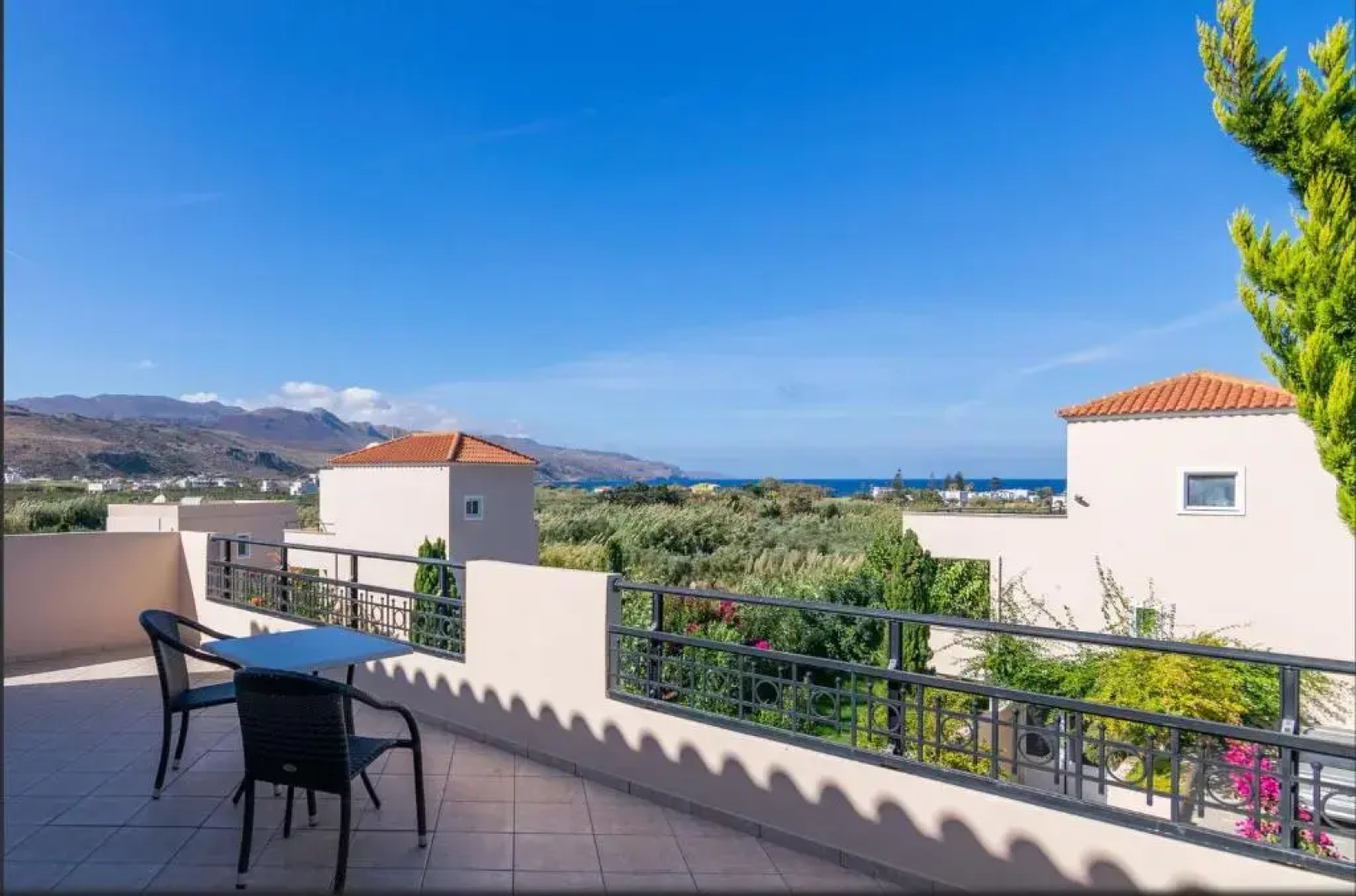 Selini Villas with private pool 10 minutes walking from the beach