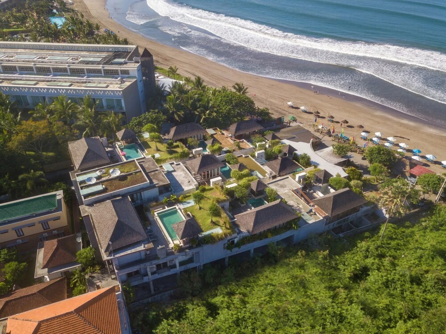 Wonderful Oceanfront 3 Br Villa in Seminyak