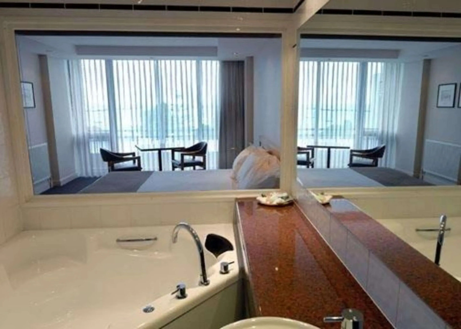 Richmond Henty Hotel