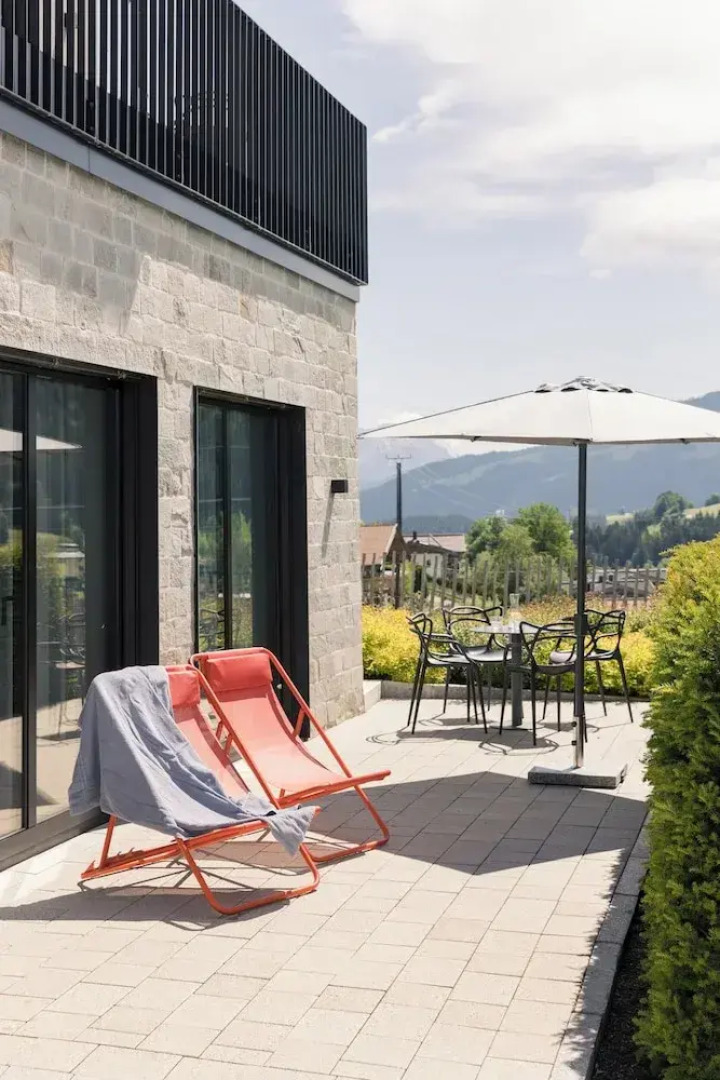 EAST GOING TRIPLE A Apartments