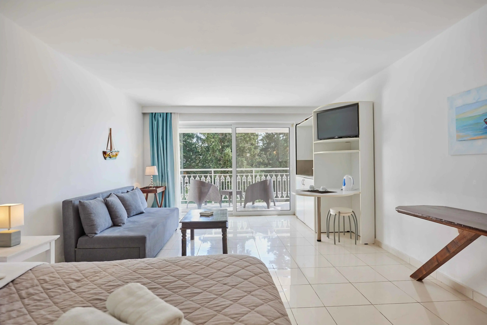 Gerakas Belvedere Hotel & Luxury Suites