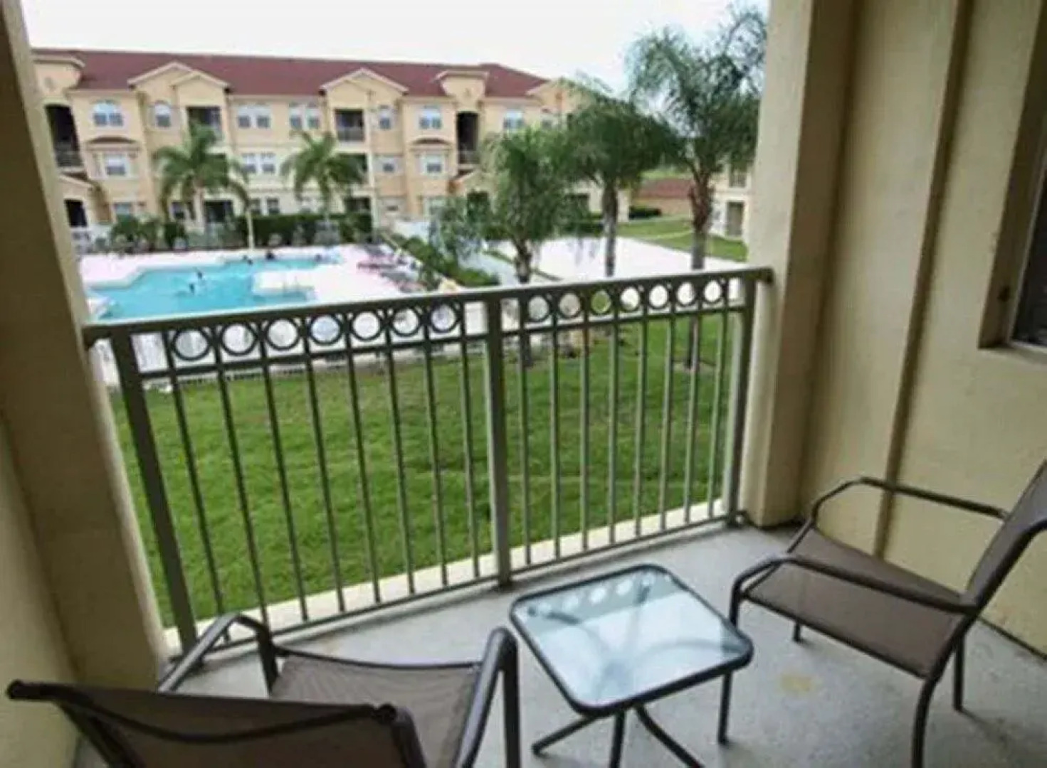 Luxury Poolview Penthouse