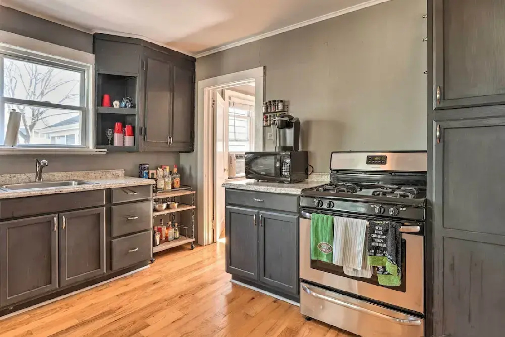 Pet-friendly Belmar Cottage < 1 Mi to Beach!