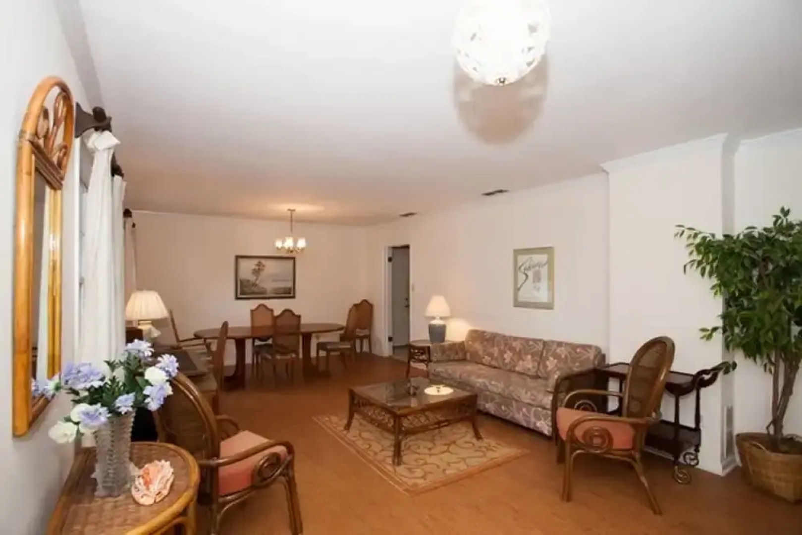 Hollybourne II by Jekyll Realty