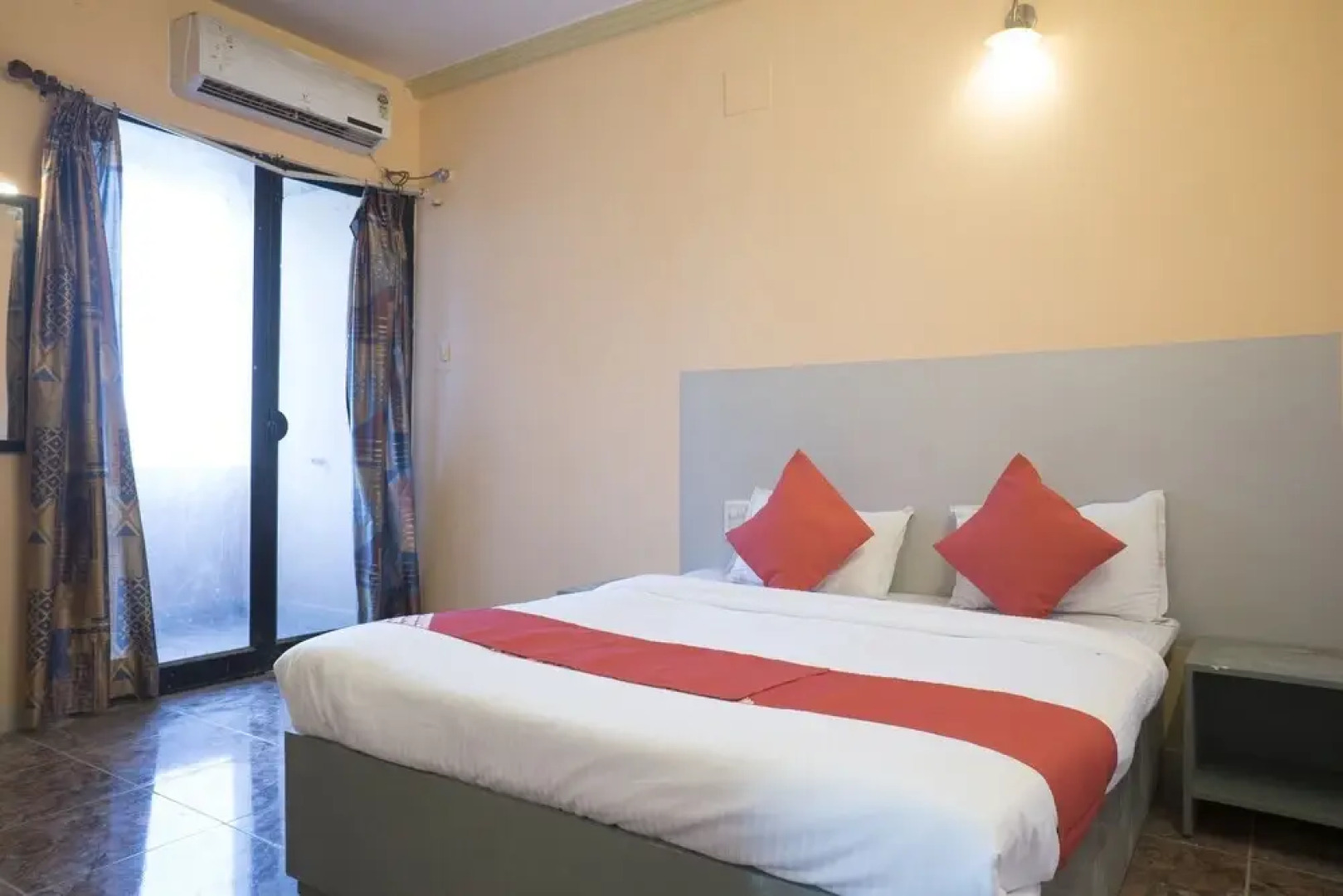 OYO 37830 Hotel Aakar International