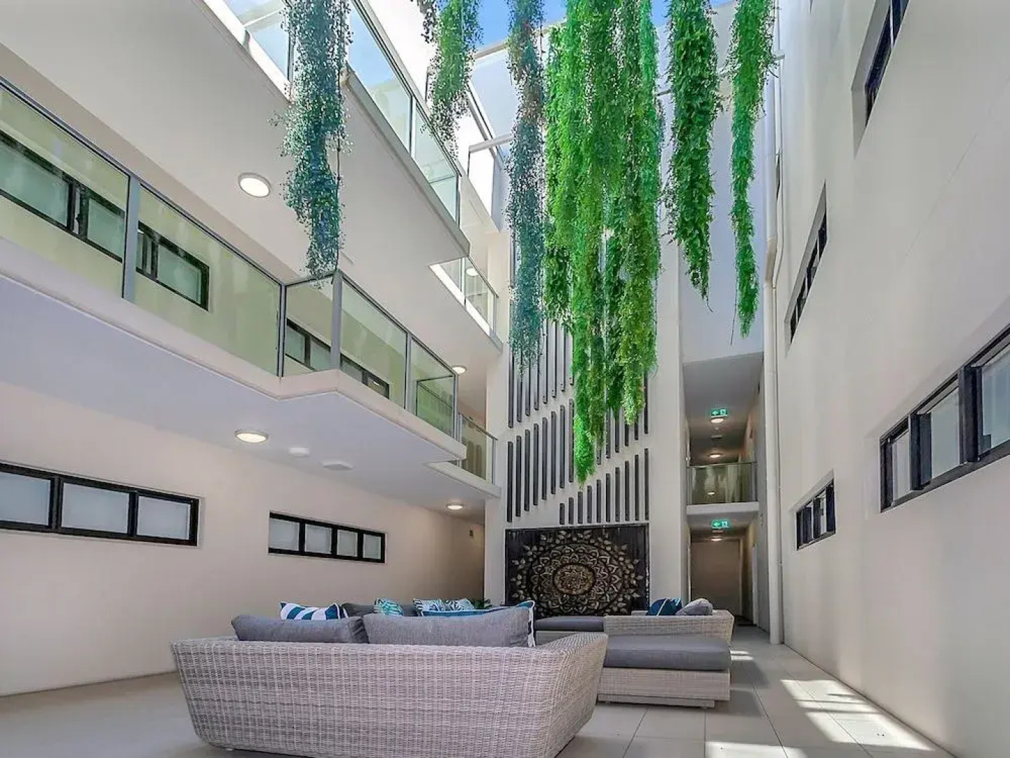 Apartment Near City On Lake 3