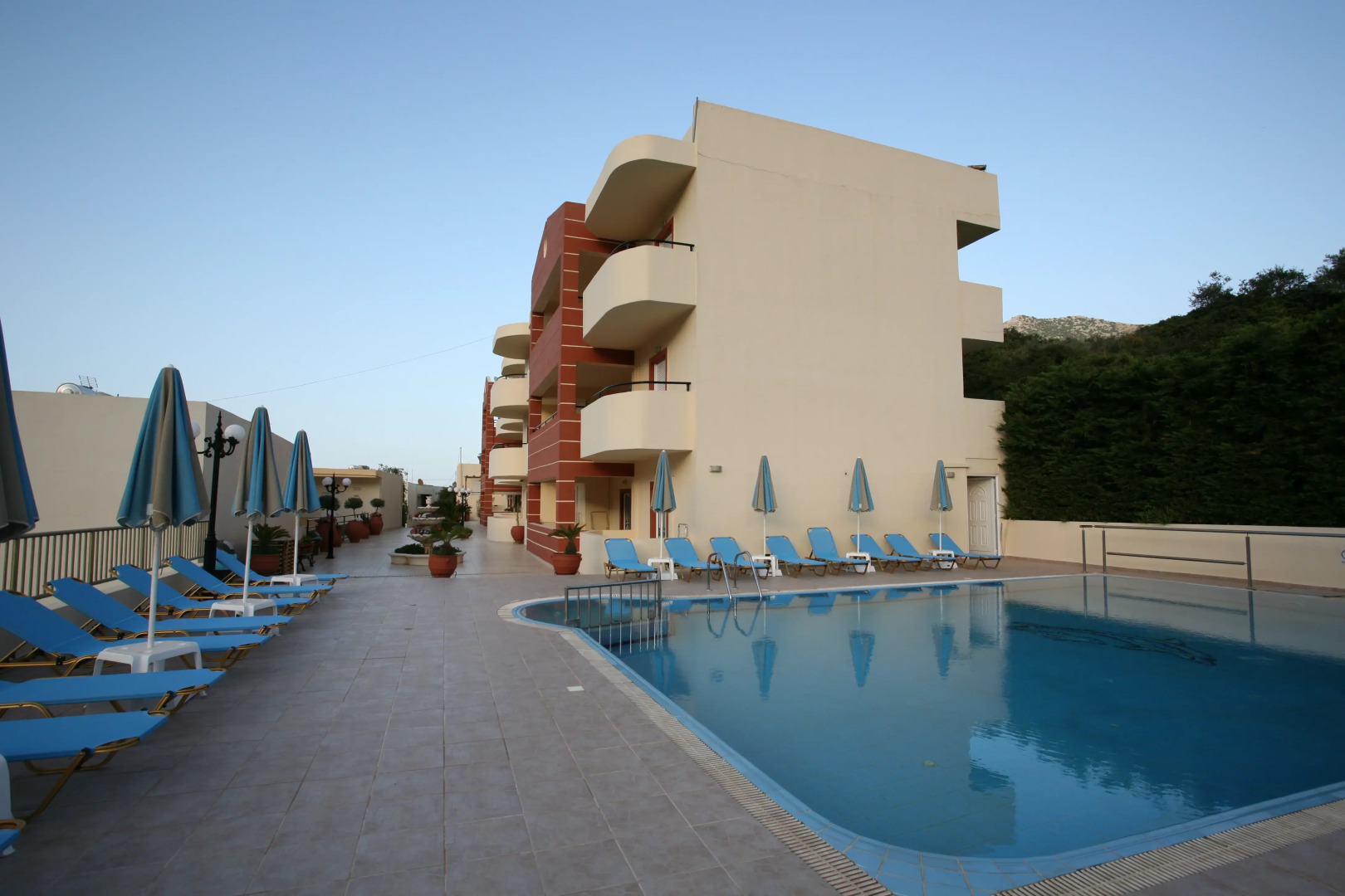 Elpis Studios & Apartments