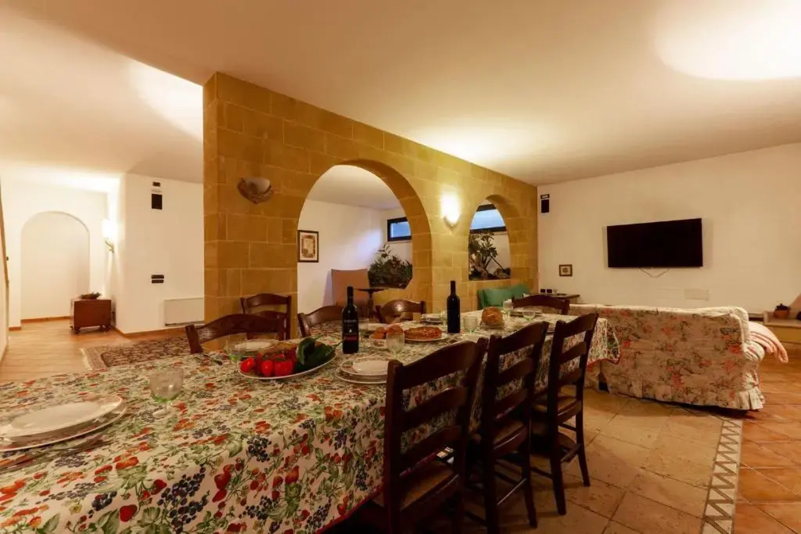 Villa piscina, campo calcetto, tennis, sauna m850