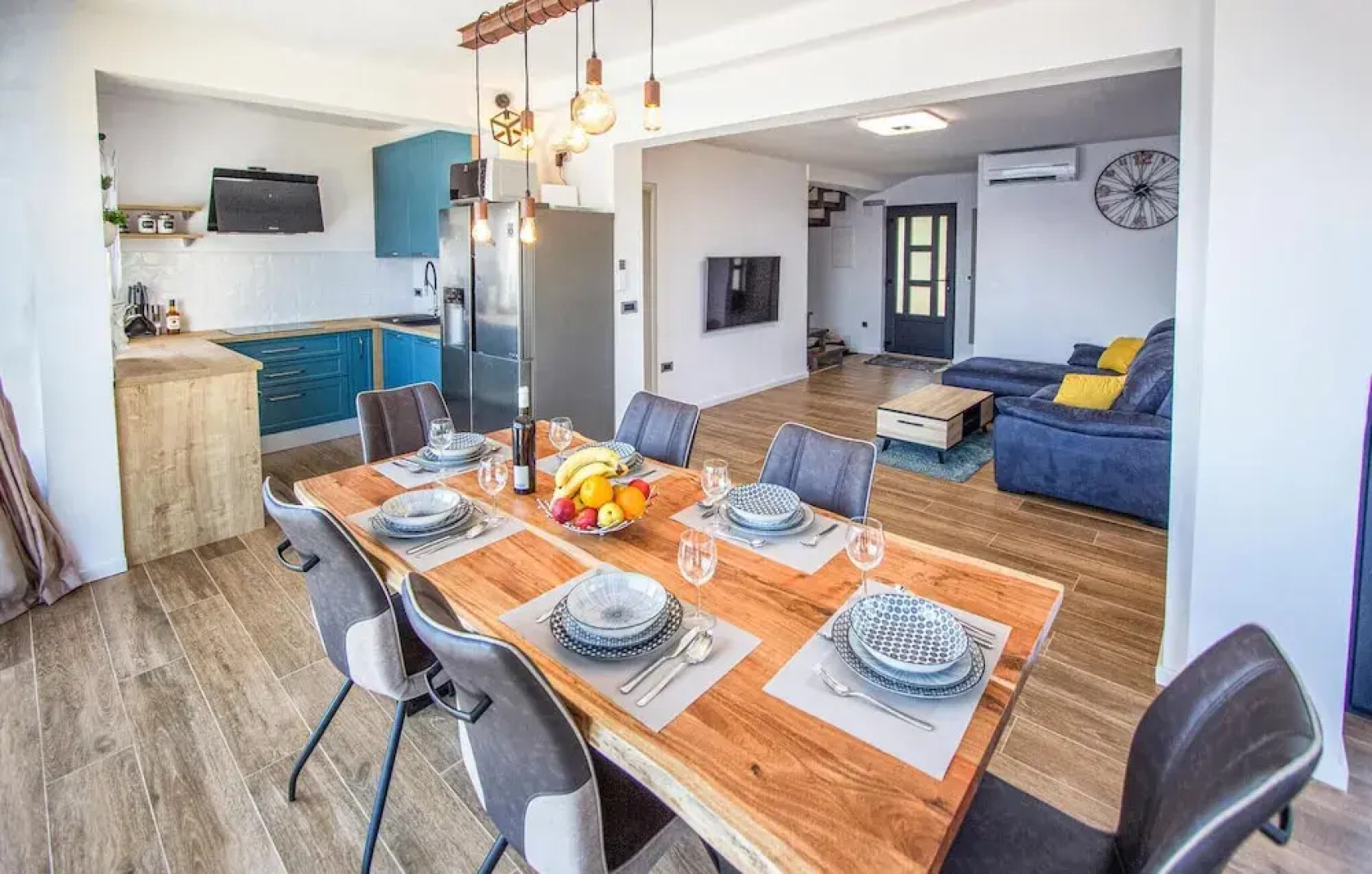 Amazing Home in Zavala With 3 Bedrooms, Wifi and Outdoor Swimming Pool