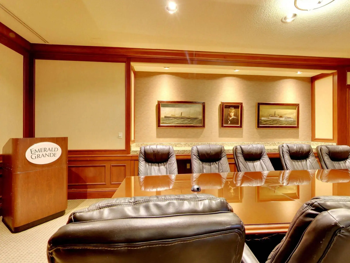 Emerald Grande Condominiums at HarborWalk Village