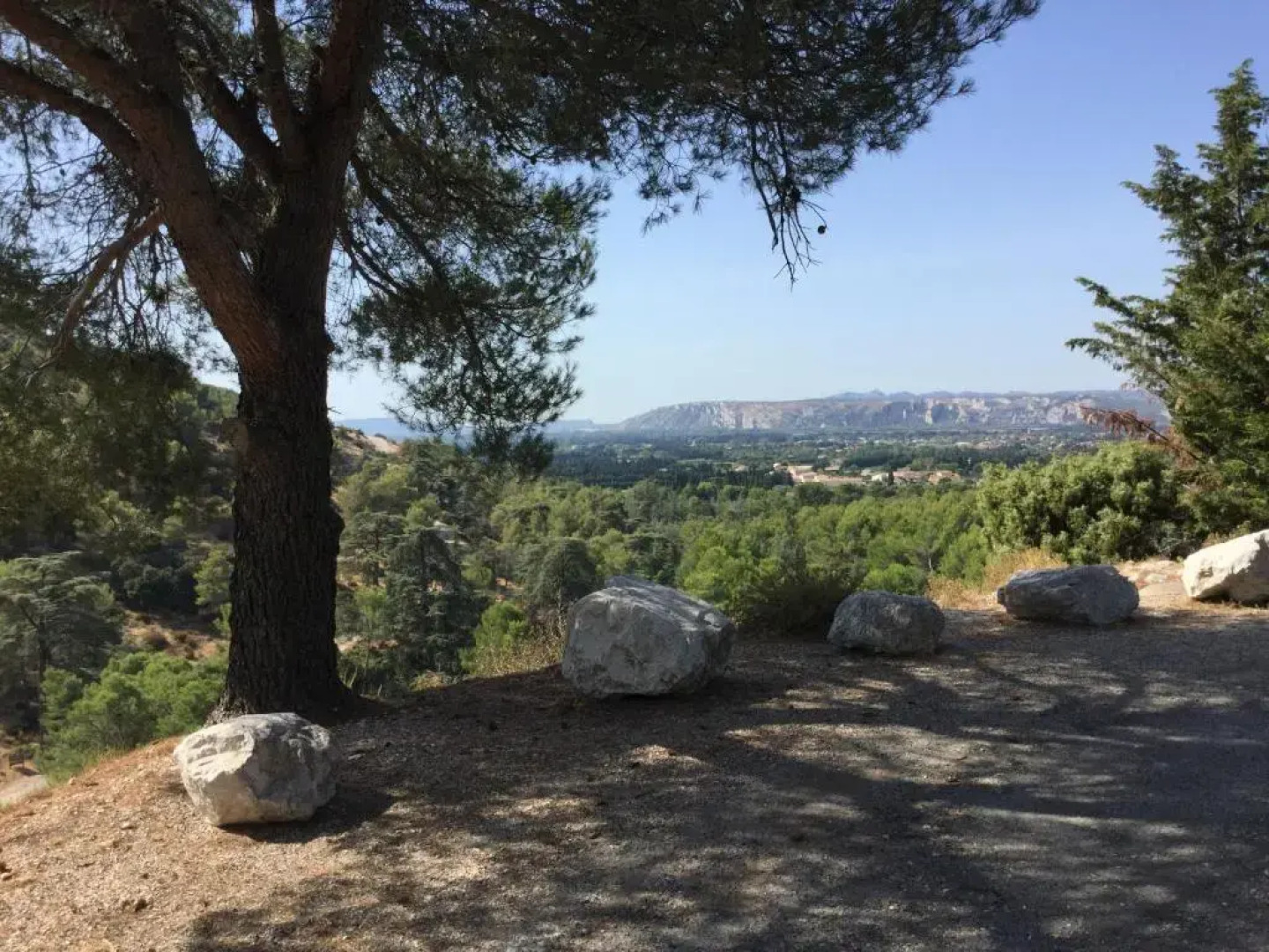 Joli Gîte avec Piscine Chauffée situé en campagne de Cavaillon, 4 personnes, LS2-292