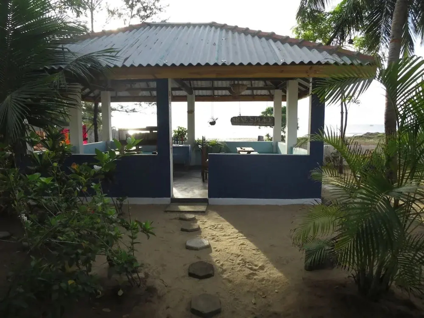 Arne's Place The Friendliest Hotel