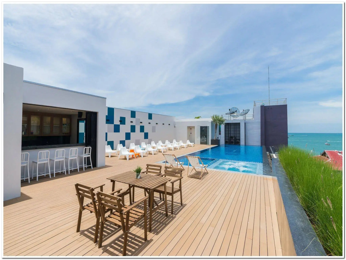 Sea Me Spring Tree Hotel - Adults only