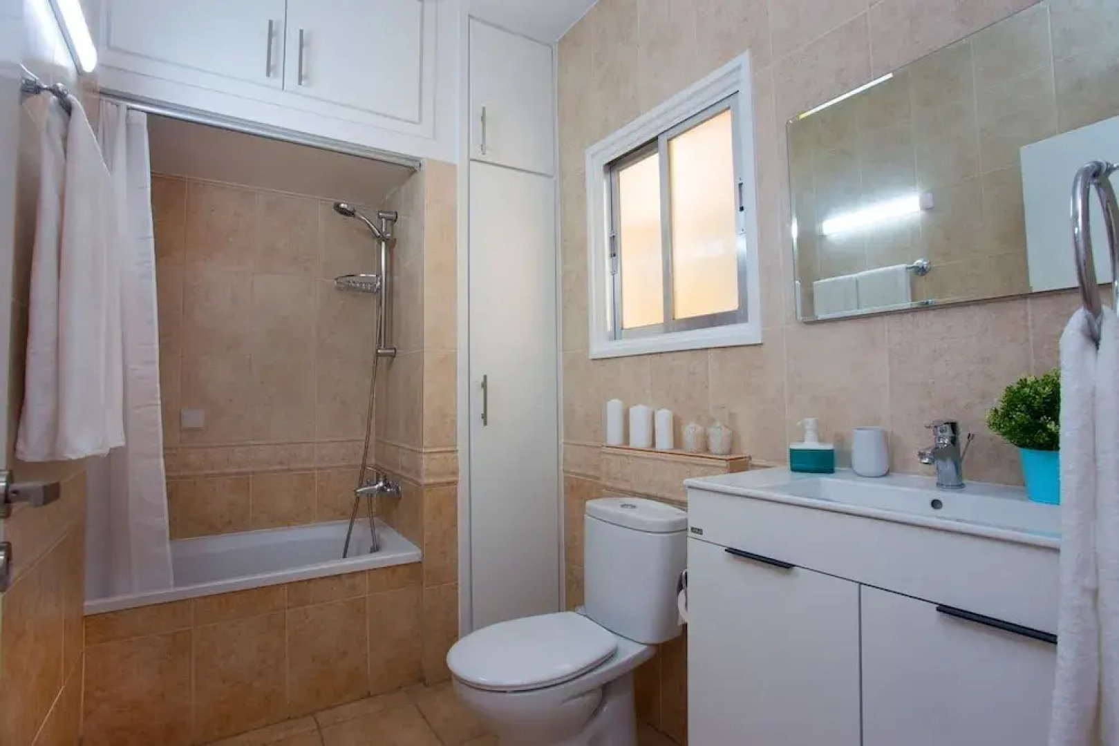 Seaside Luxury Beach Apartment