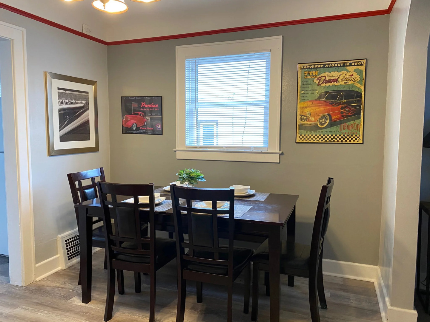 AutoManiac spot in the heart of Pontiac/3 beds 2 baths