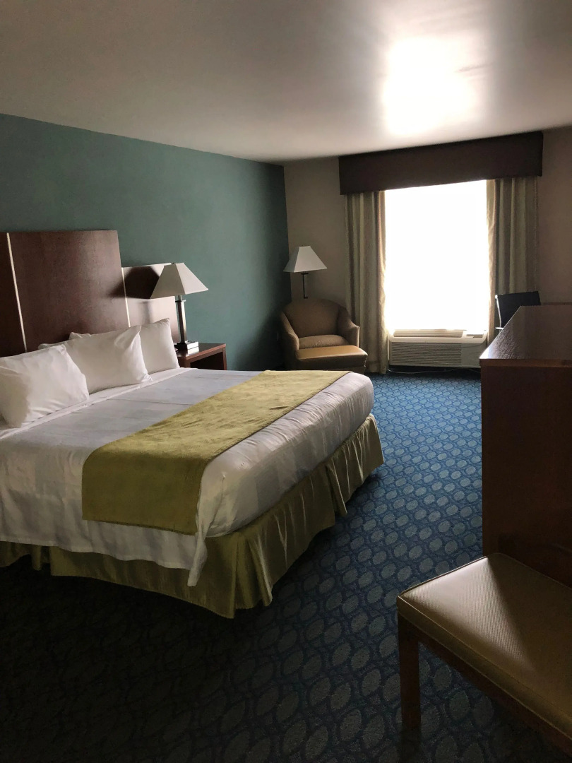 Country View Inn & Suites