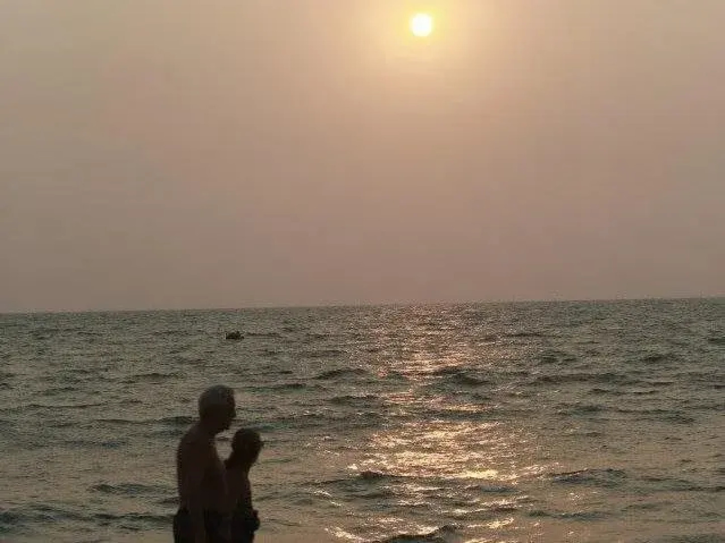 Mayas Beach House - Boutique Serviced Villa