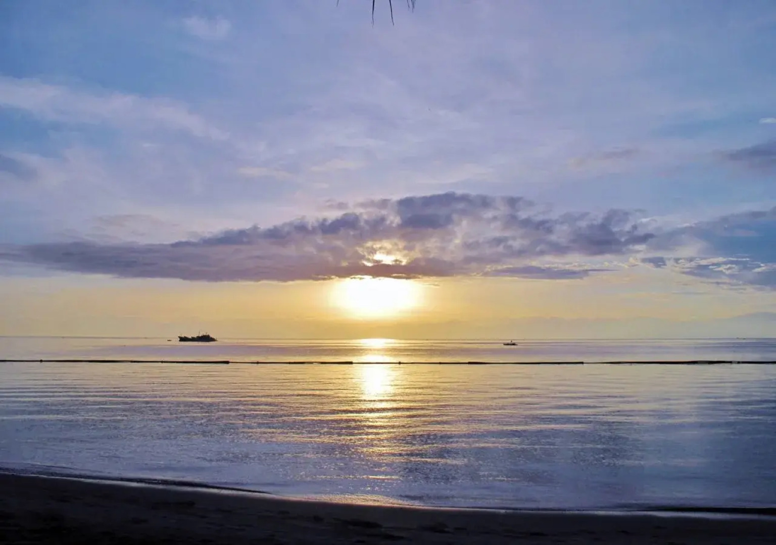 London Beach Resort and Hotel