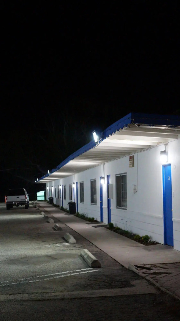 White Caps Motel