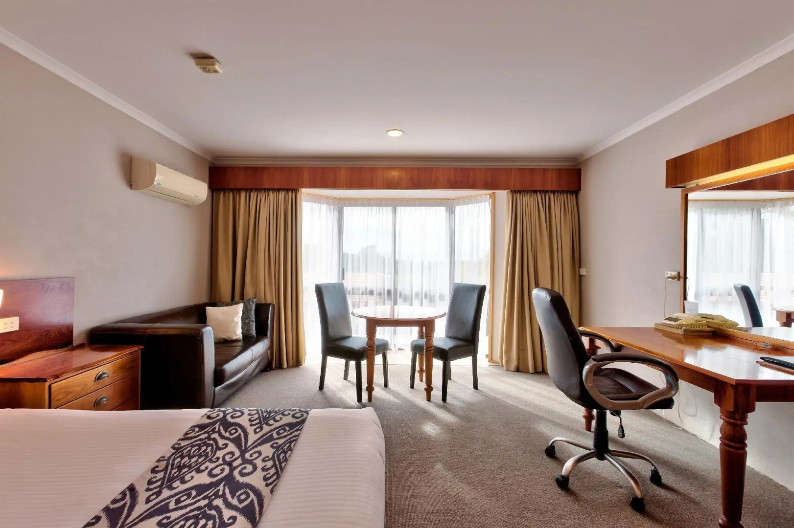 Hume Country Motor Inn