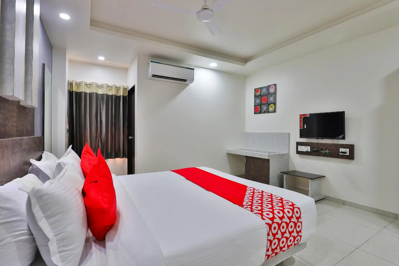 OYO 23174 Hotel Parth Inn