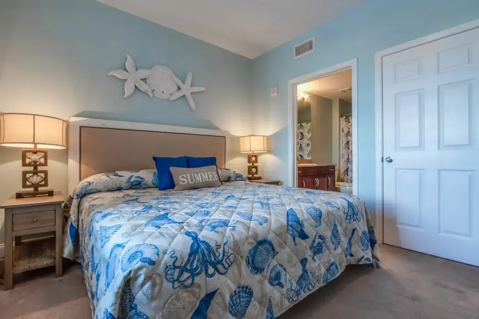 Laketown Wharf Resort by Book That Condo