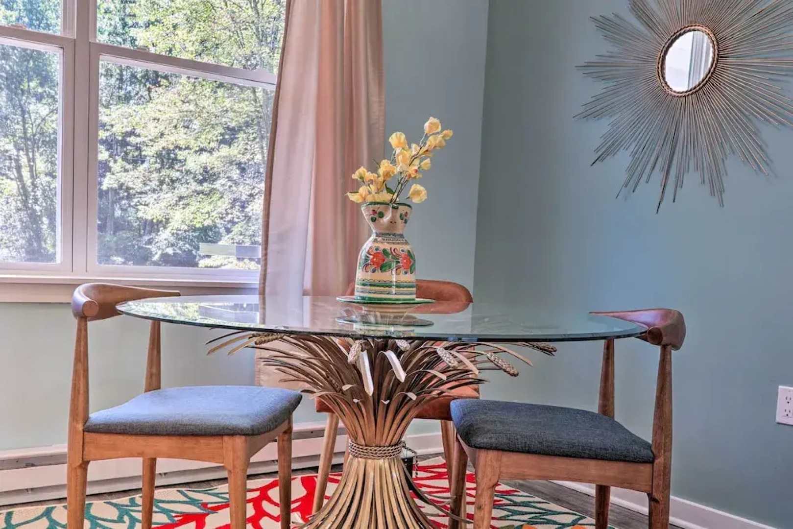 16 Mi to Ski Slopes! Creekside Poconos Cottage