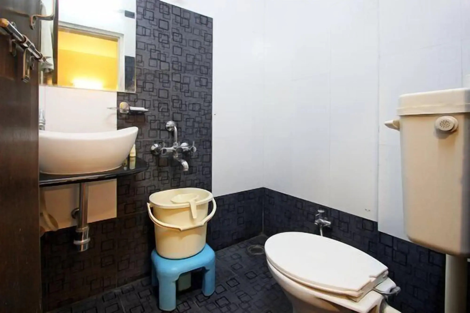 Hotel Avon International