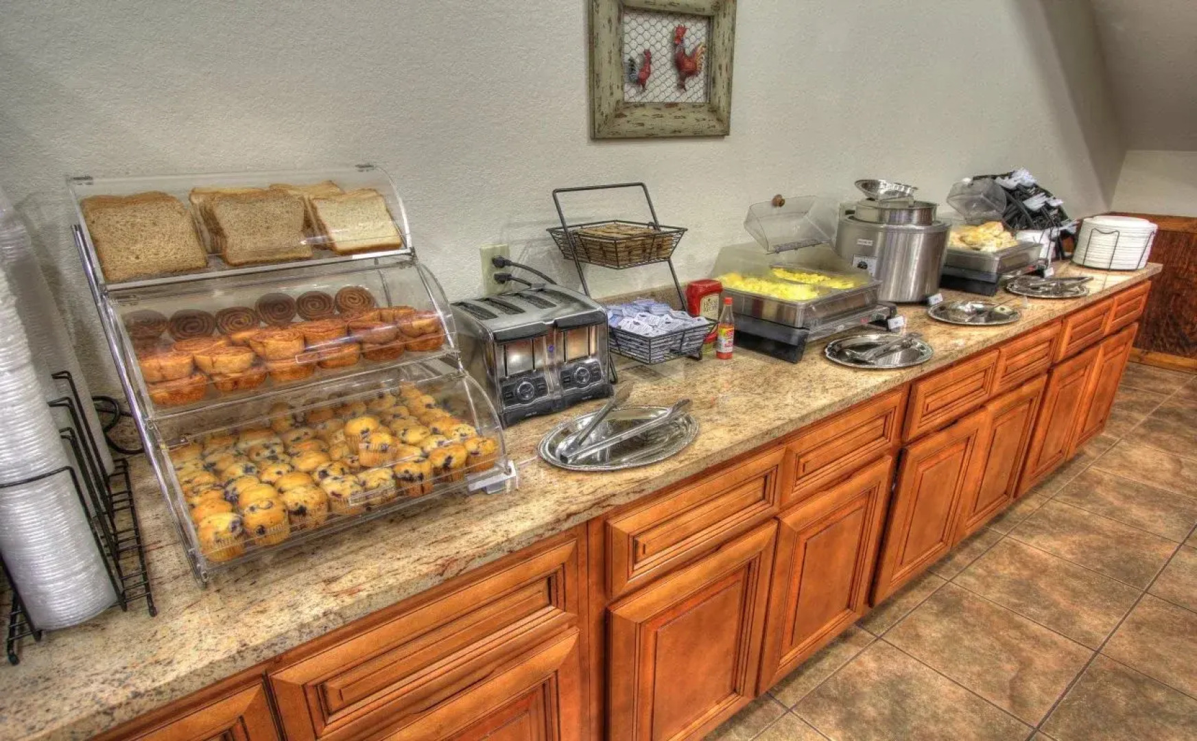 Crossroads Inn & Suites