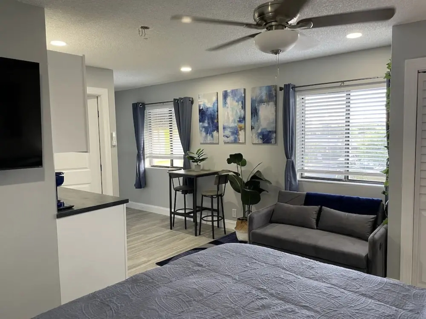 Sunny Palms Inn