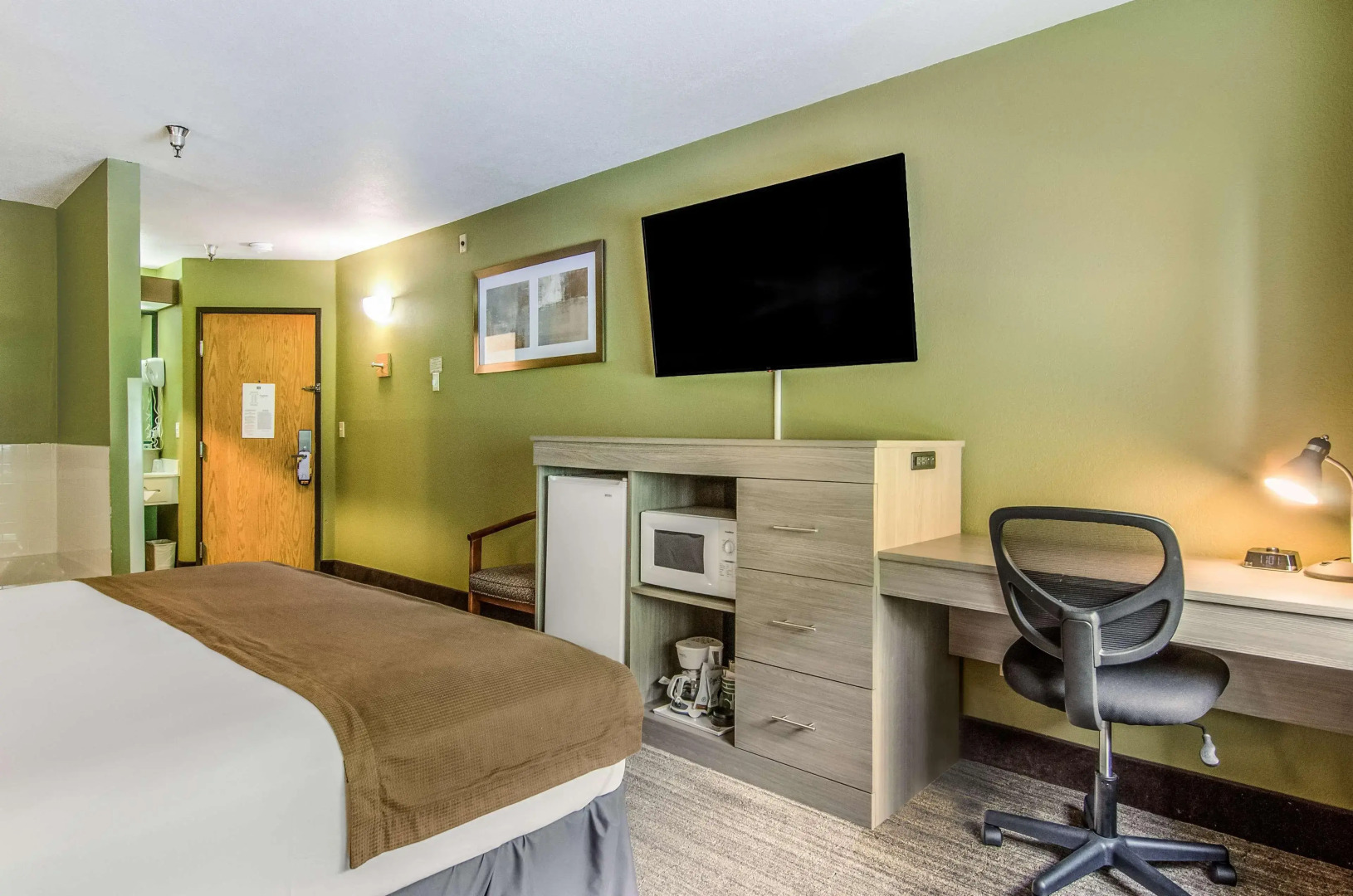 GuestHouse Inn & Suites Hotel Poulsbo
