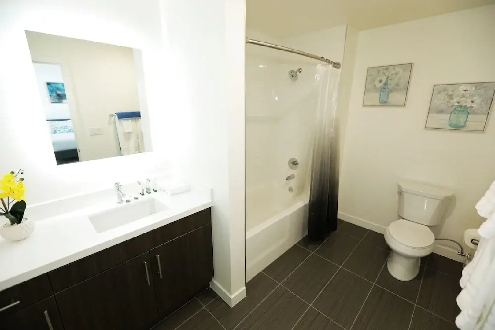 Hollywood Walk Residences