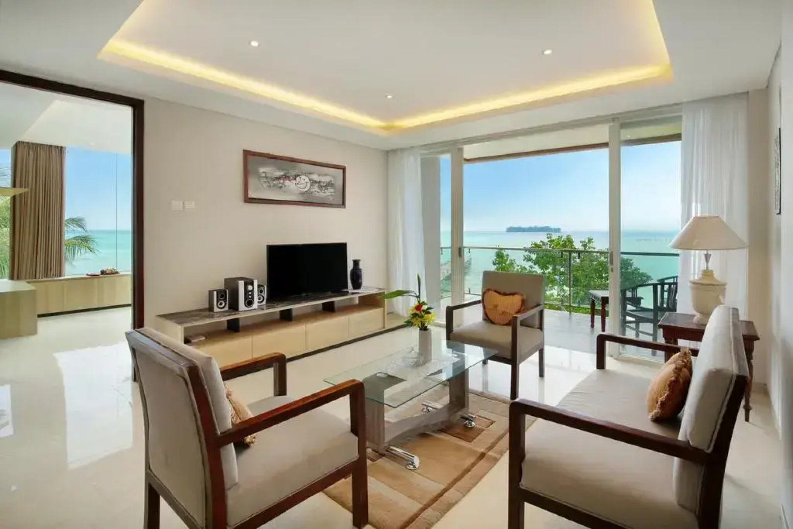 Royal Ocean View Beach Resort
