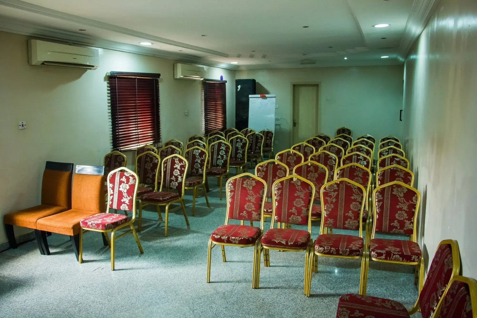 De' Bliss Hotel and Suites