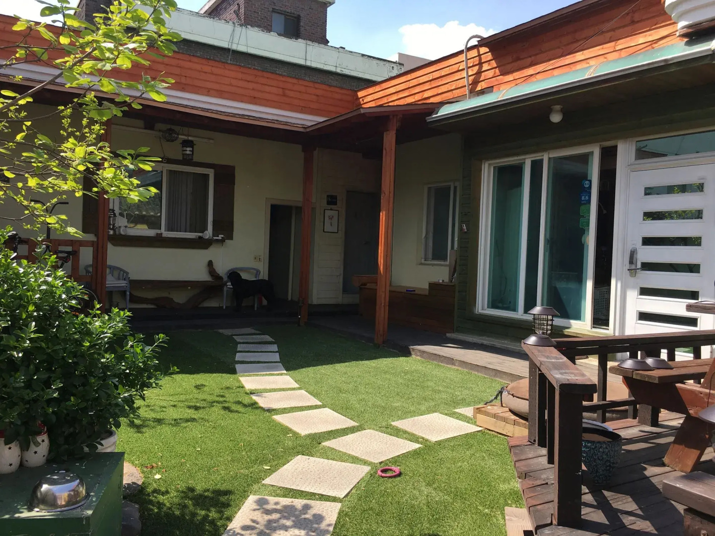 Momojein Guest House - Hostel