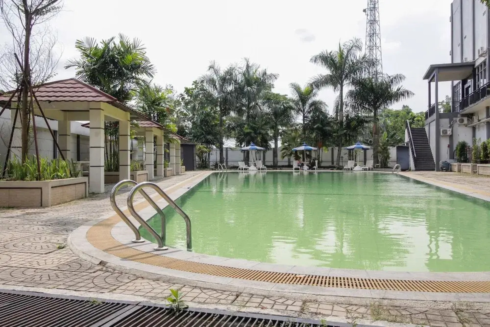 Airy Sentul Raya Jakarta KM 49.5 Bogor