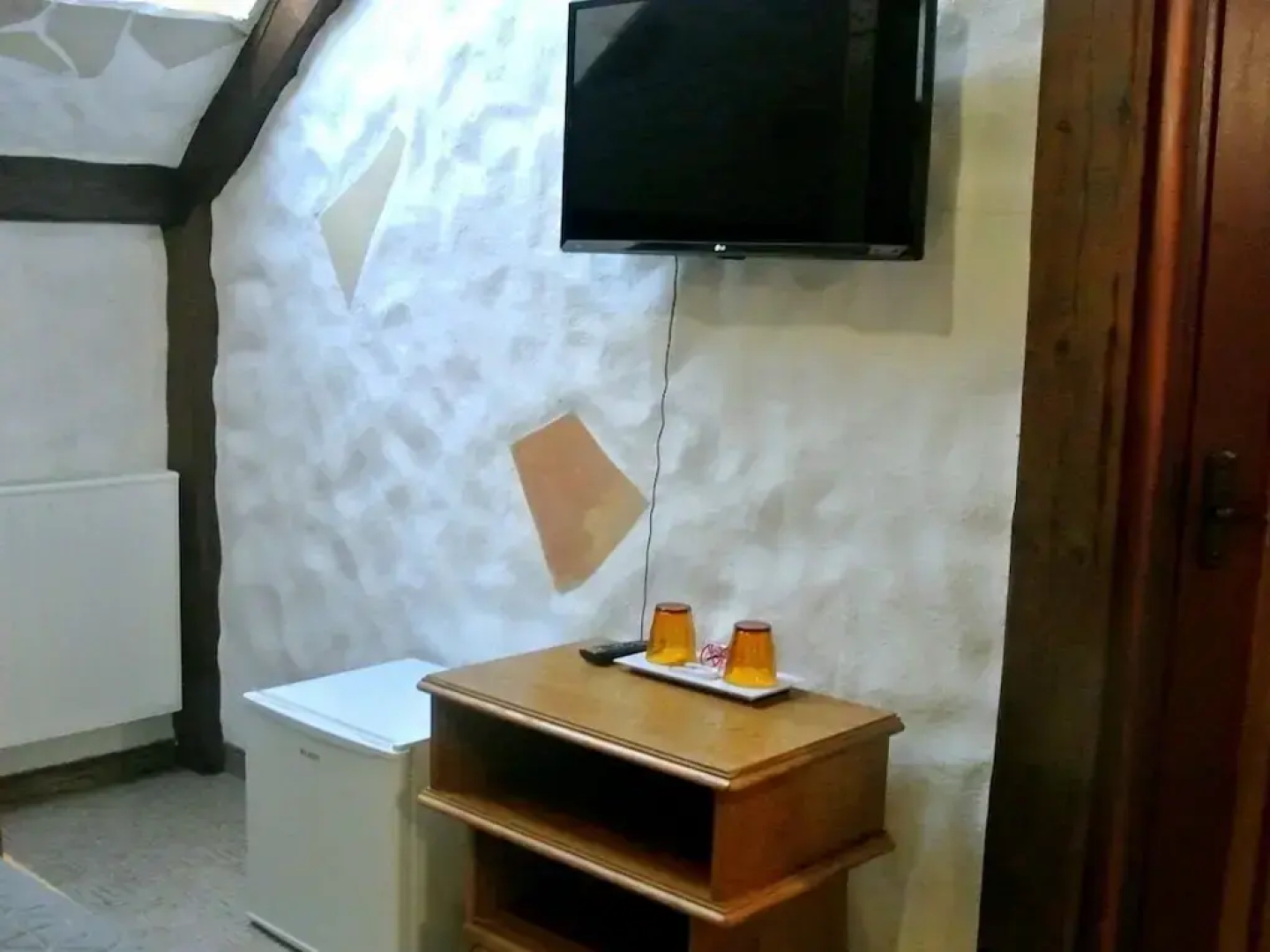 Üksik Rüütel Hotel