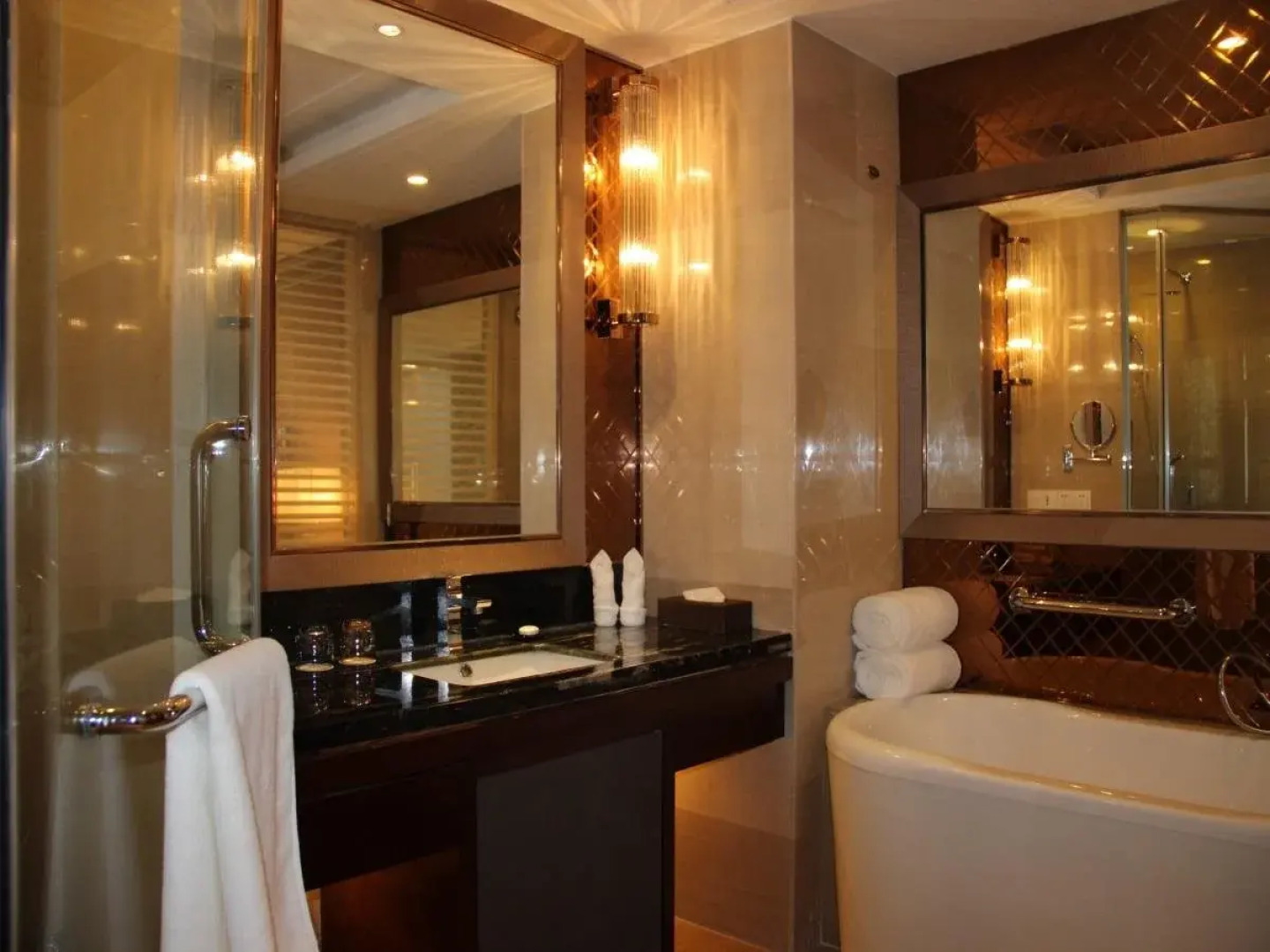 Chengdu Rising Butterfly Hotel