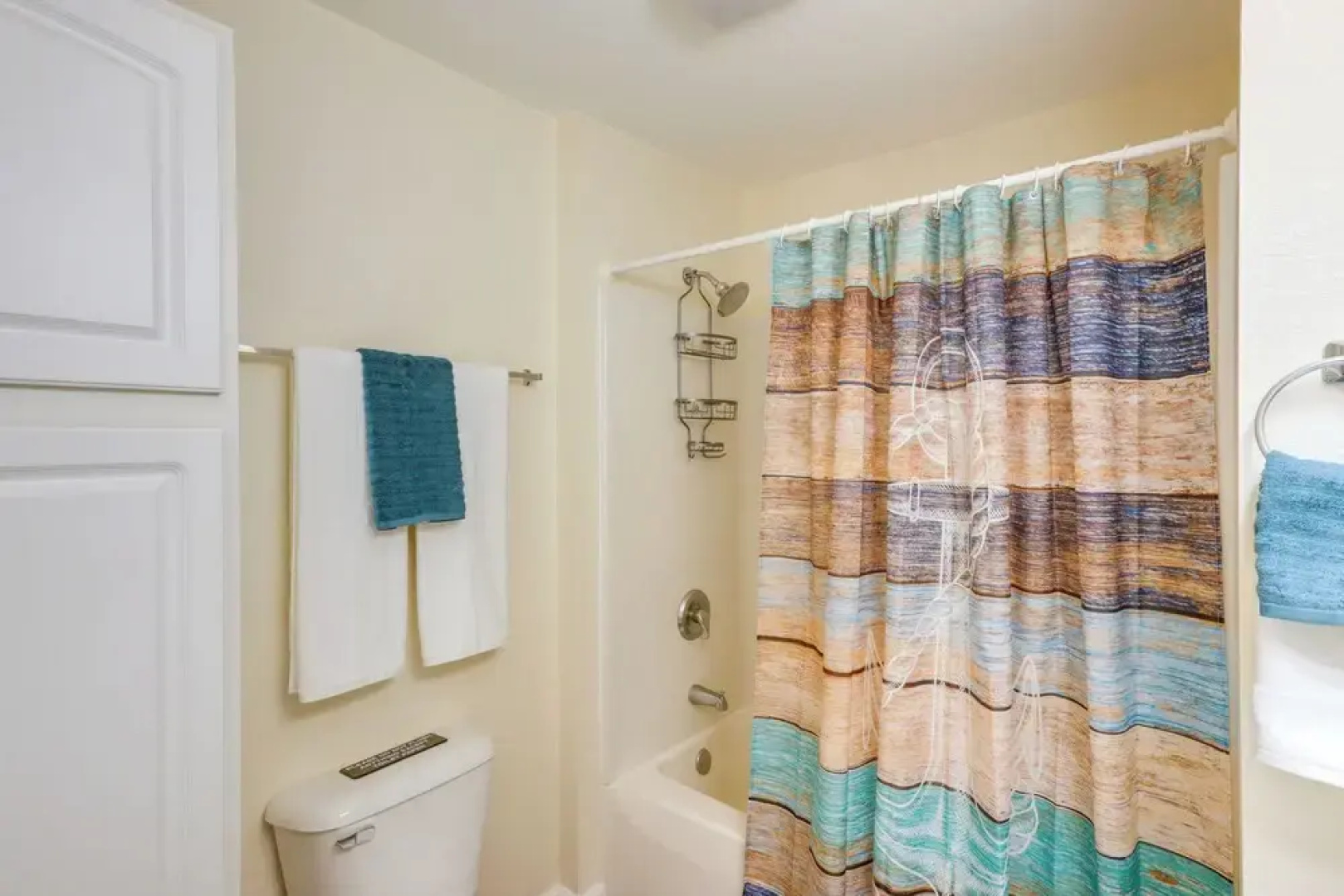 Cozy Delafield Apartment - Walk to Lake!