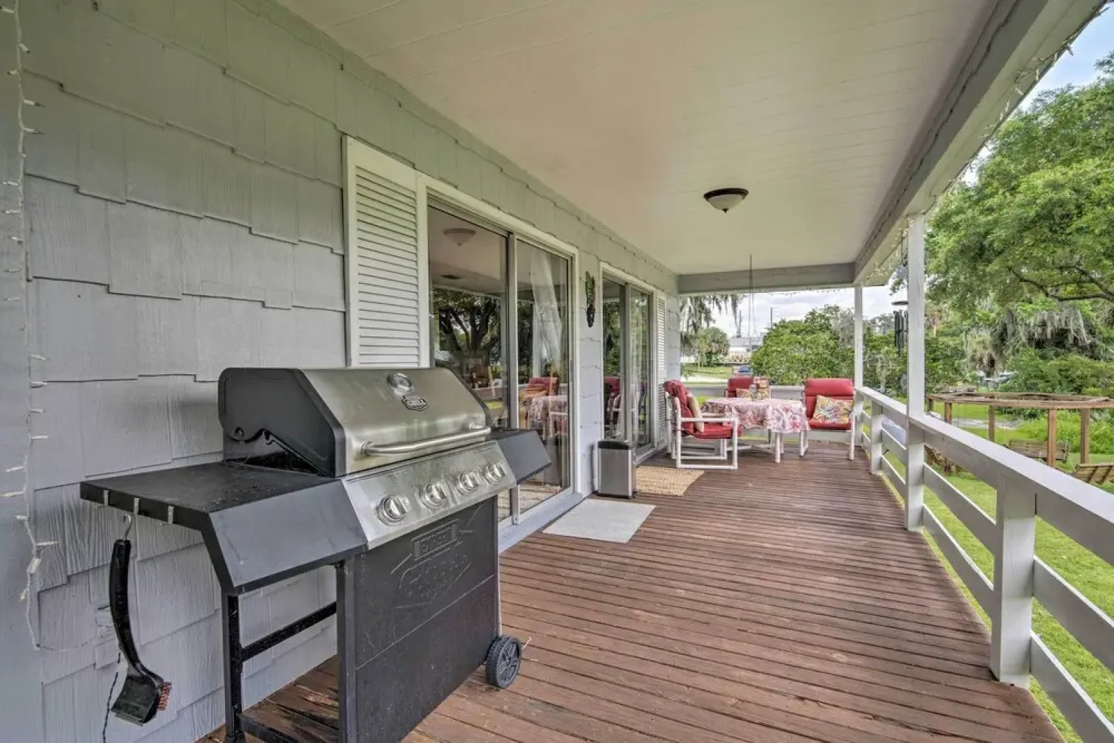 Docks + Balcony: Peaceful River Abode in Dunnellon