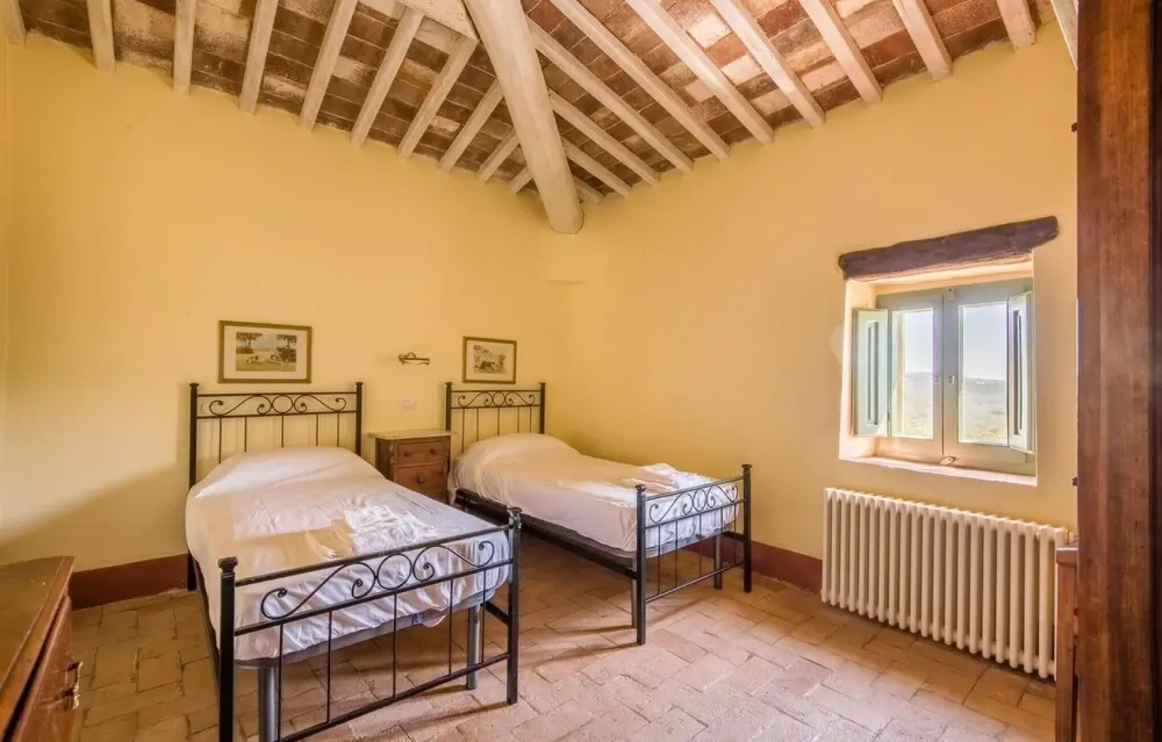 Awesome Home in Belforte - Radicondoli With 4 Bedrooms, Private Swimming Pool and Outdoor Swimming Pool