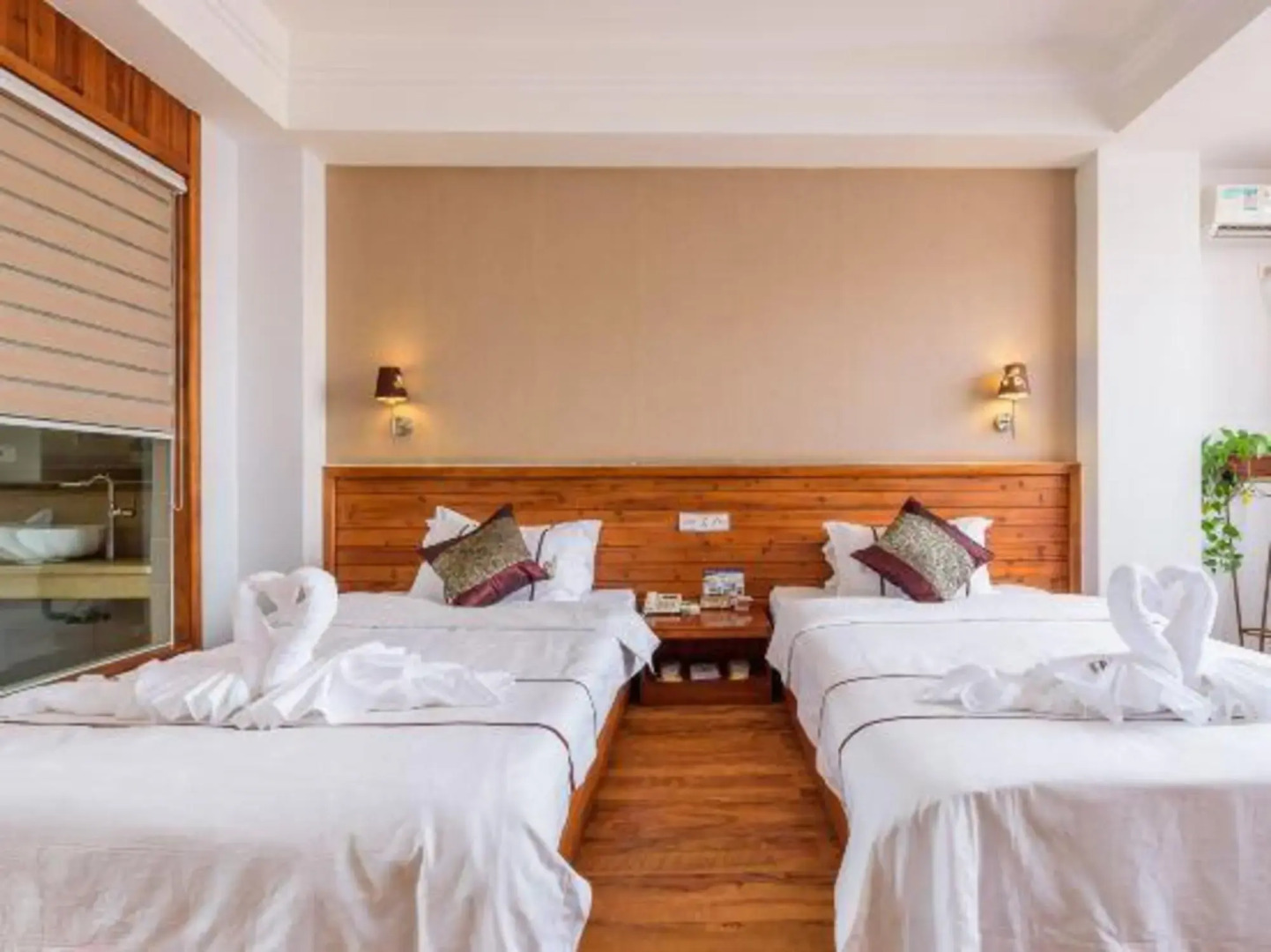 Pu'er Plum Lakeside Hotel