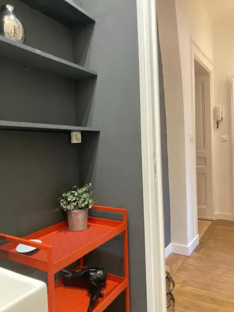 Studio standing, hyper centre, très calme