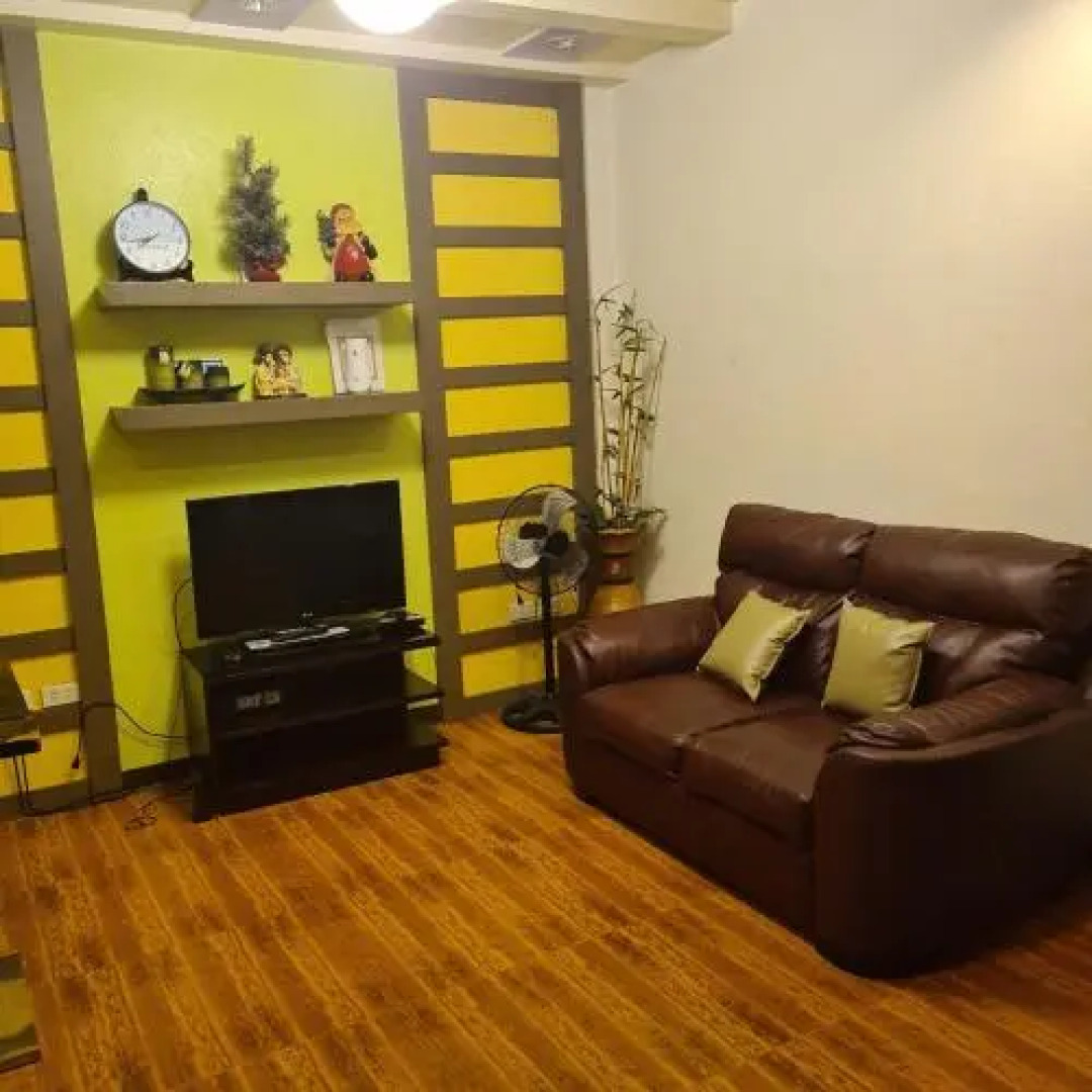 722 Metropolis Tower Unit 212