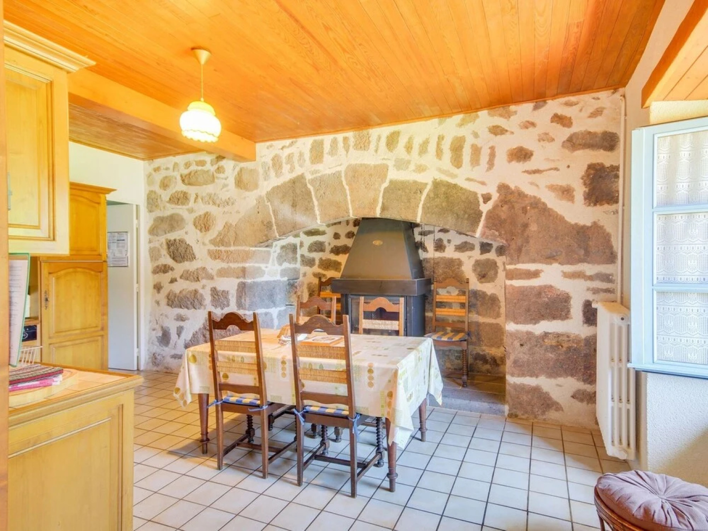 Spacious Holiday Home near Forest in Auvergne