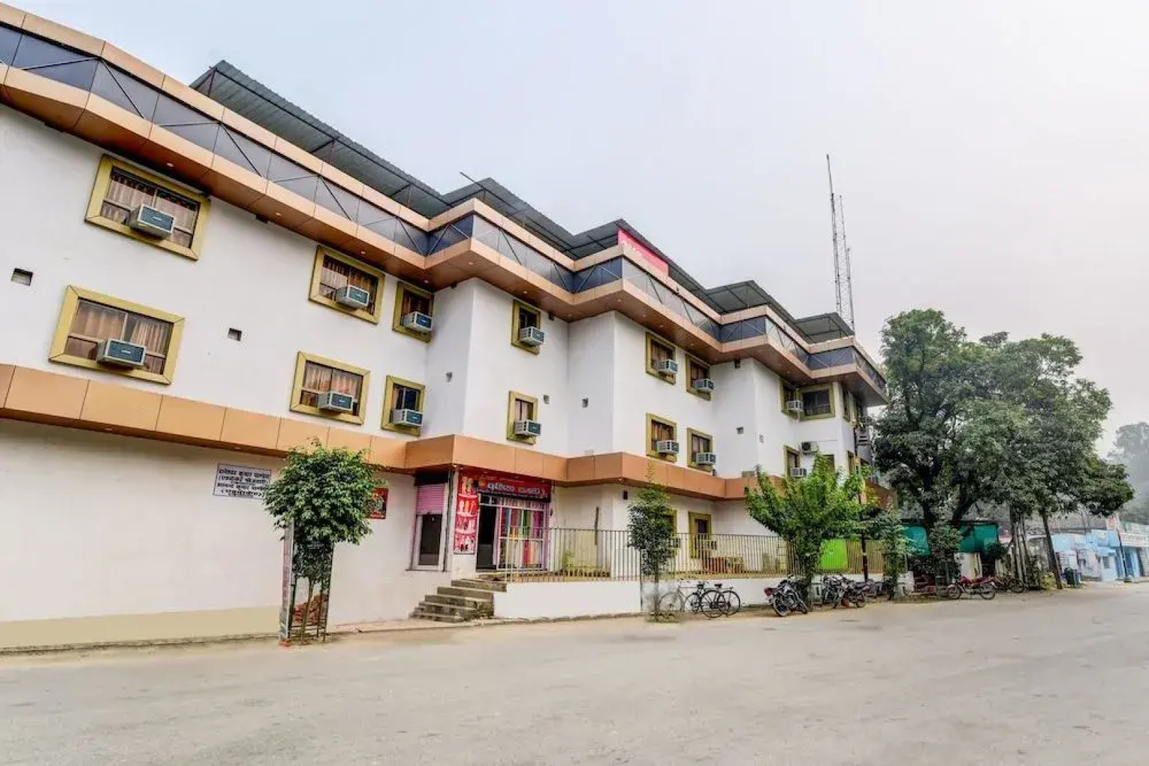 OYO 44294 Hotel Siddahanth International