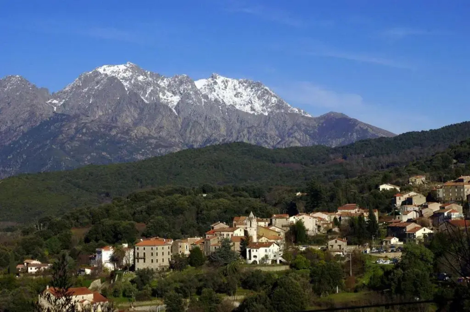 Chambre INDEPENDANTE et aménagée 25 kms Ajaccio