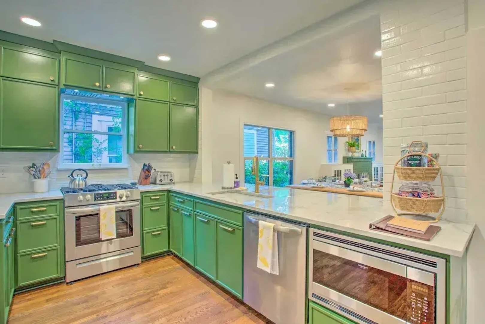 Newly Updated & Charming Azalea District Home