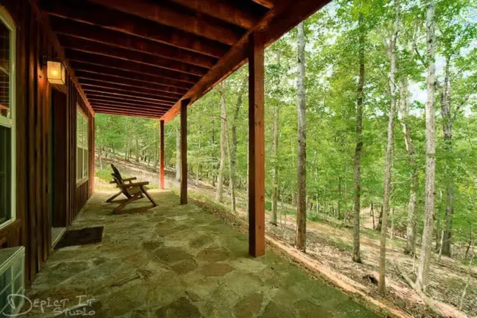 Secluded Cabin in the Woods! 2 story