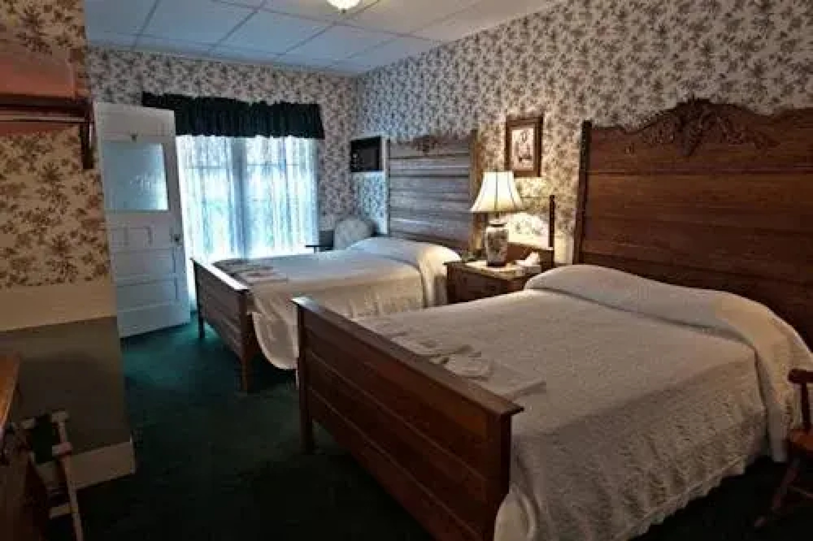 Riverside: The Inn at Cambridge Springs